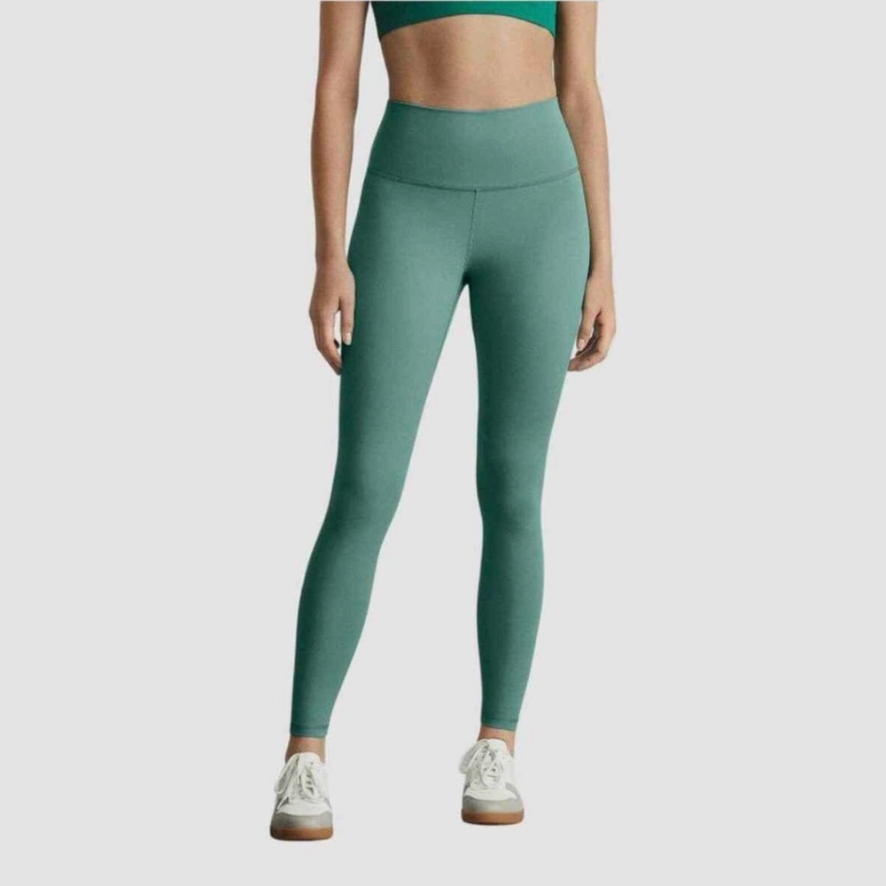 Everlane Womens High Rise The Perform Legging Soft Green, Size M